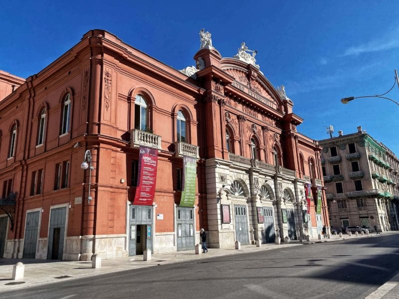 Teatro Petruzzelli where to stay in Bari