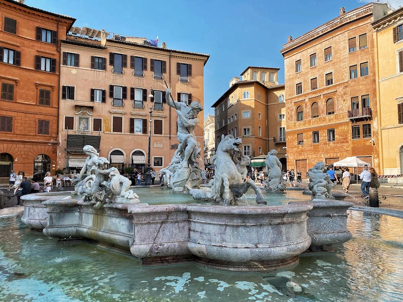 Piazza Navona best cheap hotels in Rome