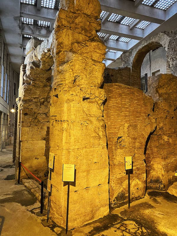 Navona underground
