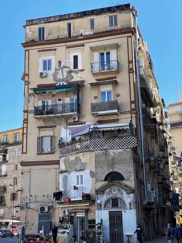 where to stay in Naples