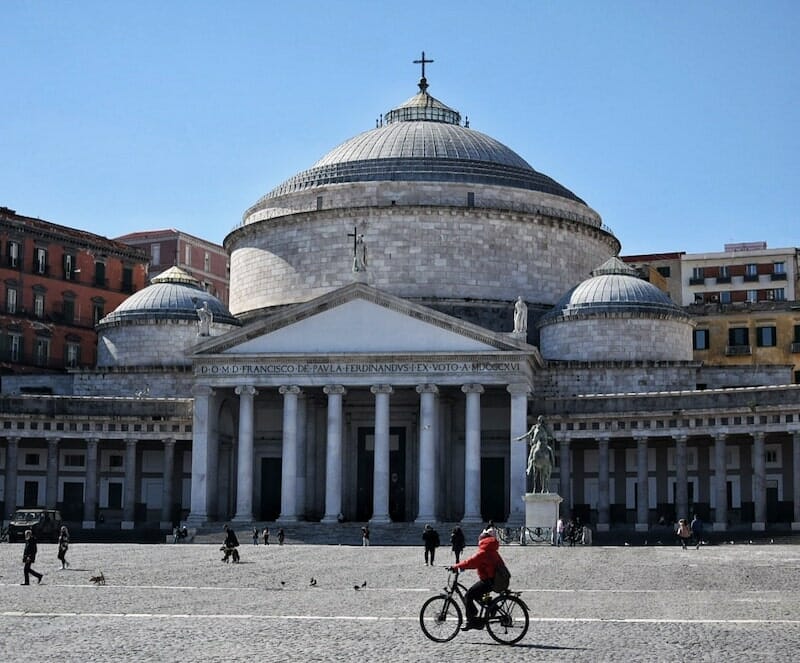 things to do in Naples Italy