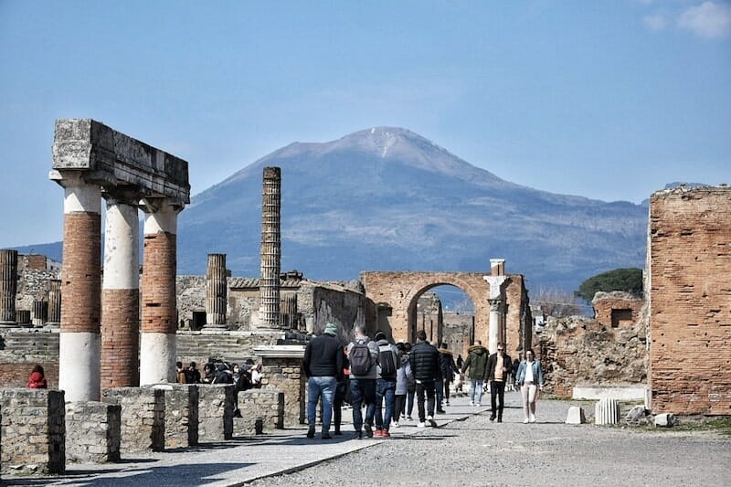 Pompeii renting a car in Naples
