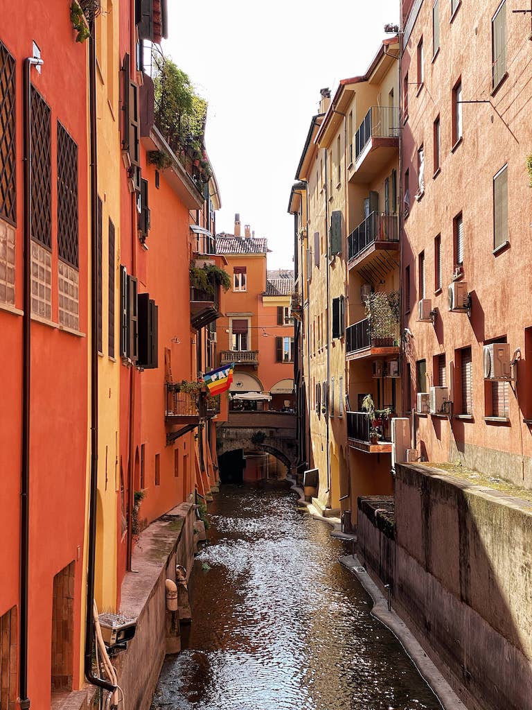 what to see in bologna